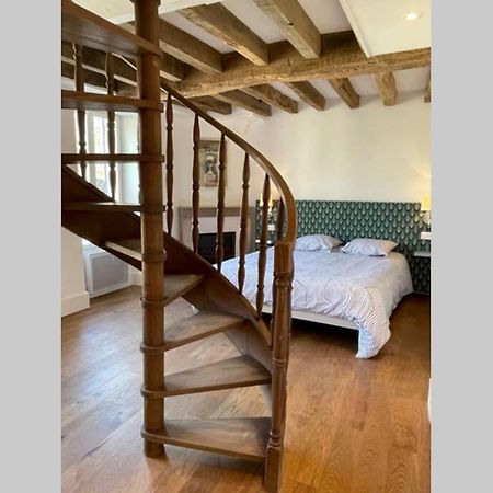 La Mysterieuse Maison Du Robimouth サン・サトゥル エクステリア 写真